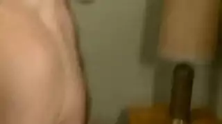 زوجة حارقة تأخذ قضيب زوجها في جولة تستمر طوال اليوم