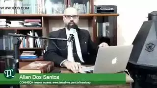 الأصلع يمنح فتاتين مثارتين لعقاً عميقاً حتى يصبحن جميعاً متحمسات جنسياً