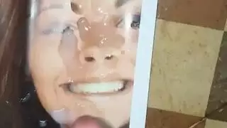 كاسيدي وأليكسيس فوكس يهاجمان نائب الرئيس في مشهد إباحي