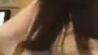 اثنان من الفتيات المثيرات يتمتعن بمجموعة ثلاثية رائعة مع رجل يقوم بالتصوير