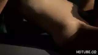 شقراء رائعة المظهر تقضي وقتًا ممتعًا بينما يلعب شريكها بشقها شقراء رائعة المظهر تقضي وقتًا ممتعًا بينما يلعب شريكها بشقها
