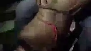 امرأة سوداء مفلس ، ألينا لوبيز تمتص العديد من قضبان الصخور الصلبة على التوالي ، وتستمتع بها كثيرًا