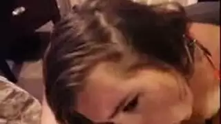 الكلبة القذرة ، لاكيدا راكعة في الحمام وتمتص قضيب الرجل الأسود الصعب الكلبة القذرة ، لاكيدا راكعة في الحمام وتمتص قضيب الرجل الأسود الصعب