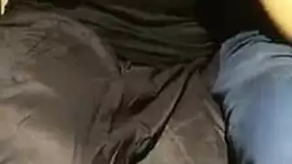 الزوجان الأثريان يختبران كيف تحب السحاقيات ممارسة الحب ، بينما تتأرجح الكاميرا