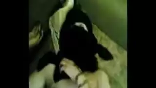 الأم الخليجية الساخنة تُضاجع بقوة على الفراش
