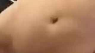 تحلم بالقضيب، ثم تتحطم بقوة