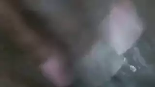 فاتنة إلهة سوداء ركوب الديك قاسية