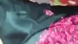 فانتازيا العاهرة العربية: قضيب مغربي عملاق يوسع فتحتها الضيقة