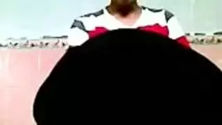 سمراء وقحة تمتد فتحة شرجها في فيلم إباحي شرجي صريح