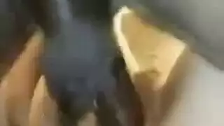 امرأة ناضجة شغوفة تركب قضيب رجل أسود صلب