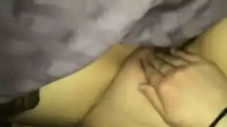 عاهرة عربية مراهقة أنجي خوري تأخذ قضيباً في فيلم إباحي مجاني