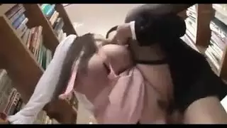 شريط إكس إكس إكس لمونا: مص عميق ووضعية كلابية
