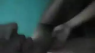 معزول ويتوسل للحصول على قذف داخلي