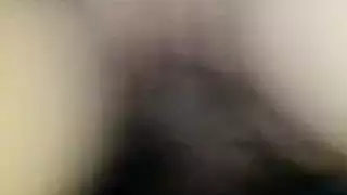 راقصة عمود هواة مثيرة تأخذ عدة أعضاء ذكرية