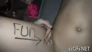 لسان أجنبي يلتقي مهبل محلي في جماع خام