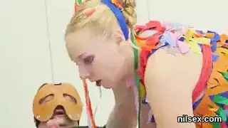 حفلة نيك عربية جامحة: إيلاج مزدوج وتدفق الأنثى