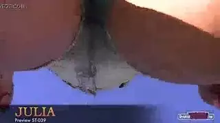 ‫كسي صغير في العشرين ينتظر قضيب الأب الأكبر سنًا‬