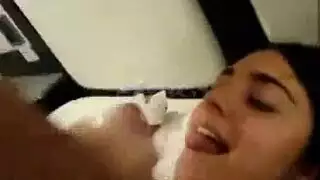 حفلة جنس حظيرية: نساء وحيوانات في جنس جامح