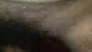 قضيب ضخم يضرب مهبل ضيق في مشهد جنسي مكثف