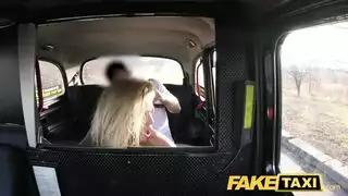 خبيرة في كسب قضيبك النابض