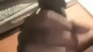 الدب الوسيم يمارس الجنس بقسوة مع عاهرة مكتبه