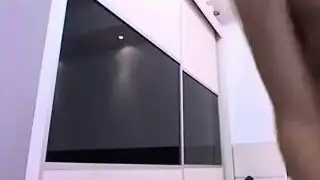 المراهقة الشقراء كاتيا تأخذ قضيبًا كبيرًا في مؤخرتها الضيقة