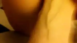هوس هيانا بالملابس الداخلية: إدخال أصابعها في مهبلها الرطب