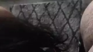 آسيوية فاتنة تمص القضيب بعمق وتتمدد بقوة
