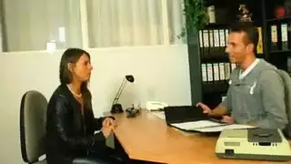 جنس قاسي يملأ مهبلها المتساقط