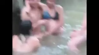 تصوير عاري فاضح بشكل لا يصدق