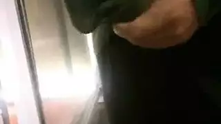 نيك صارخ مع أنين عالي في فيلم بورن