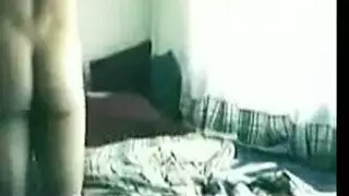 نجمة إباحية من دبي تمارس إيلاج مزدوج