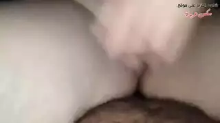 فتاة تهيج شاب و تركب عليه