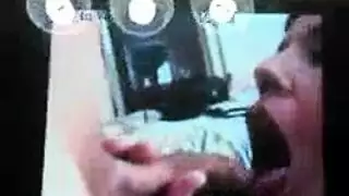 كارينا كابور مقيدة ومنكوكة في مشهد بي دي إس إم