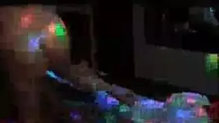 إكس إكس إكس أمريكي: مراهقة شقراء تبتلع سائل من رجلين