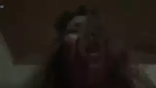 الصديق الشهوي يحصل على مصة وعملية يدوية في نفس الوقت