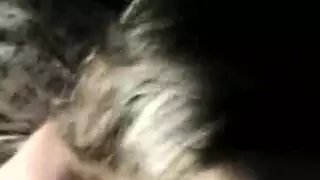 تختنق بالقضيب قبل أن تغمر وجهها بالسائل المنوي