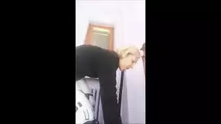 فرج السكرتيرة المبلل يتوق لقضيب المكتب