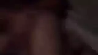 شريط جنسي عربي صريح: عاهرة تحصل على حفرها ممتلئة من قبل عشيقها