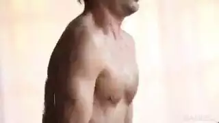 خرز القص تقبيل