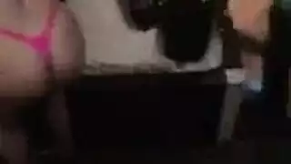 طيز عذراء تُدك بقسوة في أول مرة شرج