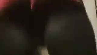 إيميلي دي تصرخ في نشوة من الضرب المكثف من الخلف