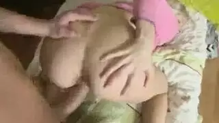مراهقه تتألم