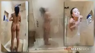 أمين المكتبة أميرة يائس