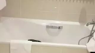 ميلف مصرية ساخنة تتوسل لسائل ابن أخيها على وجهها