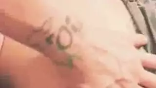 مكنسة كهرباء كبير الثدي يغيظ