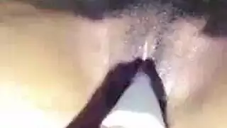 سيقان طويلة بالجوارب وكس منقوع يستعد لأفلام إباحية