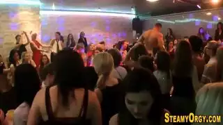 من خلف سيتار
