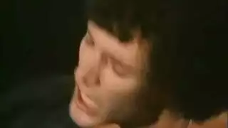 المستخدم يقدم أداء إباحي هاردكور