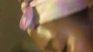 ابتلاع كل قطرة: حياة خدمة الرجال